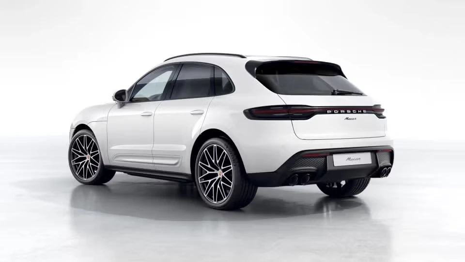 2026 Porsche Macan - Image 19 of 31