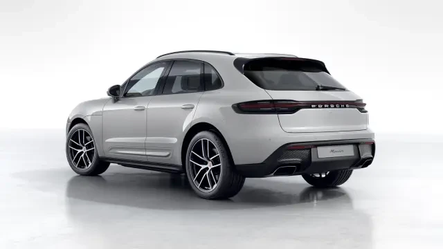 2026 Porsche Macan - Image 22 of 31
