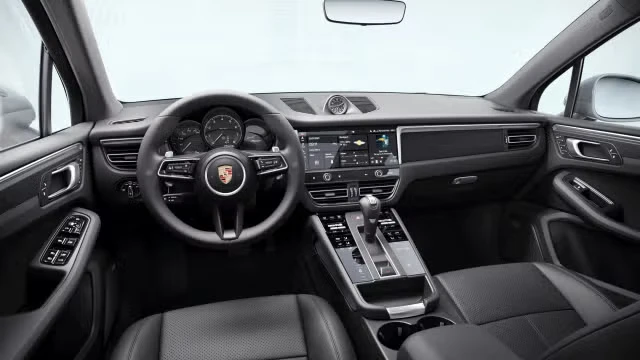 2026 Porsche Macan - Image 26 of 31