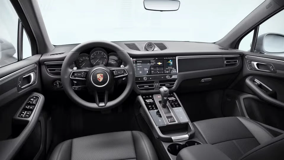 2026 Porsche Macan - Image 27 of 31