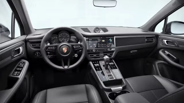 2026 Porsche Macan - Image 26 of 31