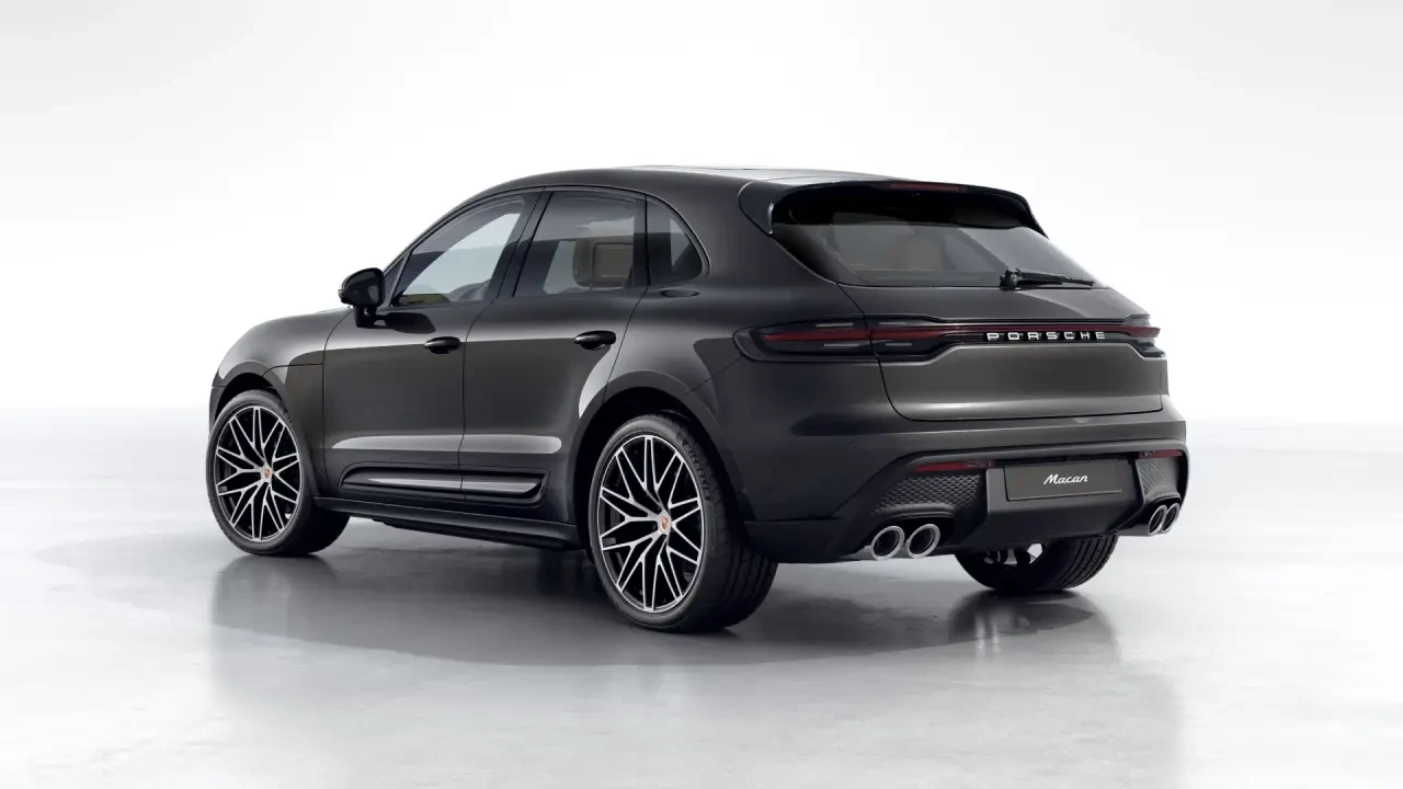 2026 Porsche Macan - Image 24 of 31