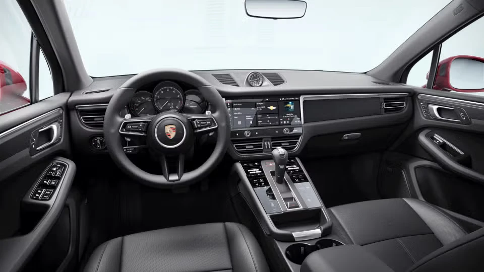 2026 Porsche Macan - Image 27 of 31