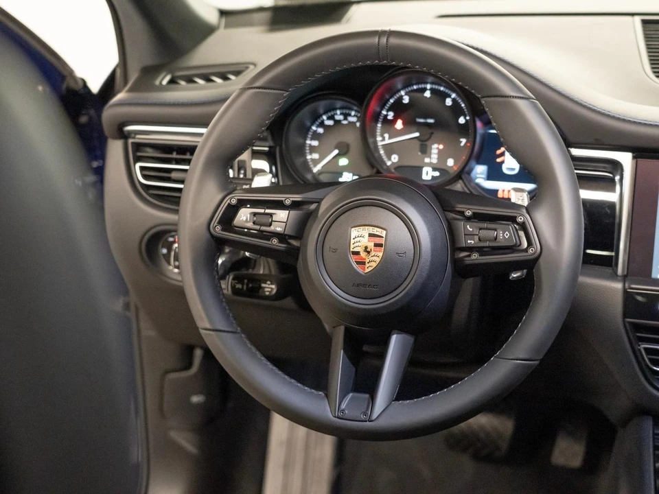 2026 Porsche Macan Electric - Image 26 of 28