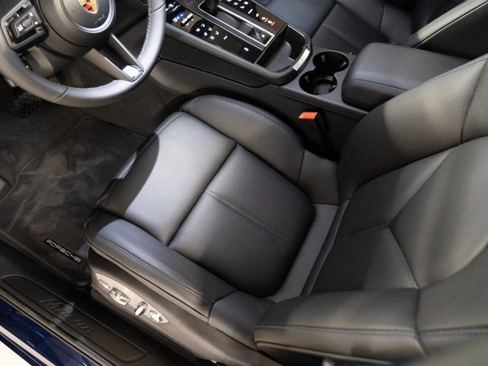 2026 Porsche Macan Electric - Image 14 of 28