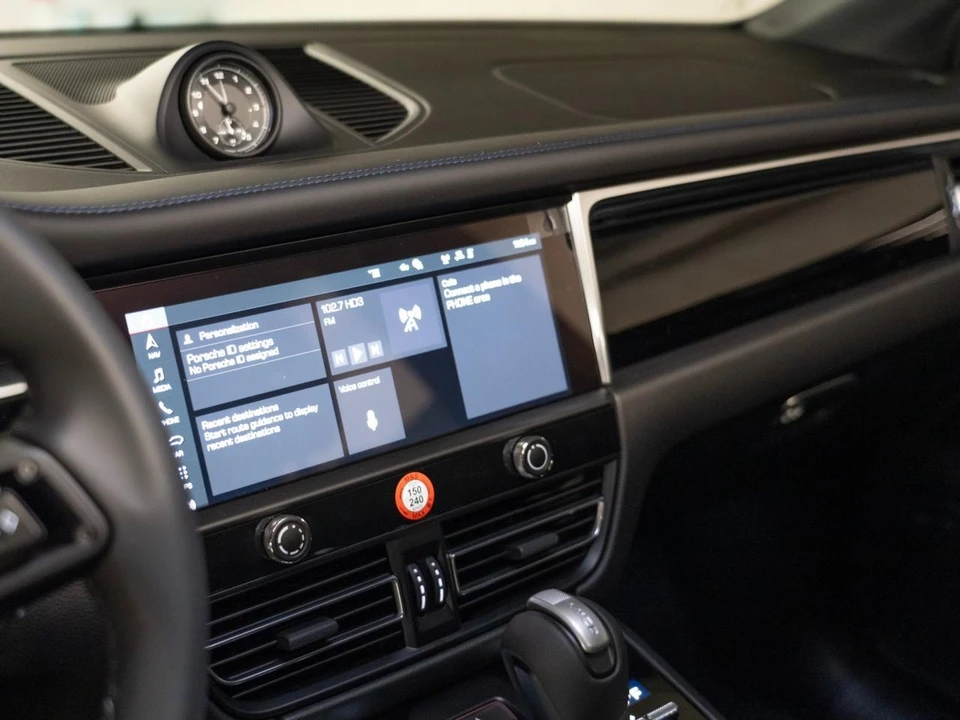 2026 Porsche Macan Electric - Image 21 of 28