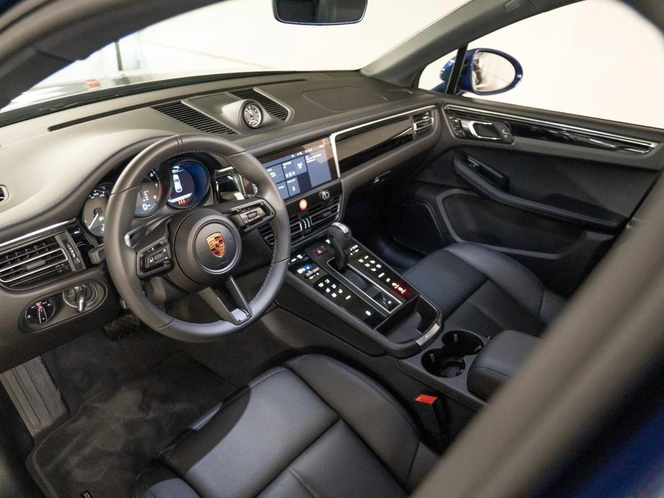 2026 Porsche Macan Electric - Image 4 of 28