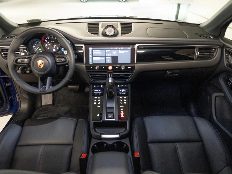 2026 Porsche Macan Electric - Image 25 of 28