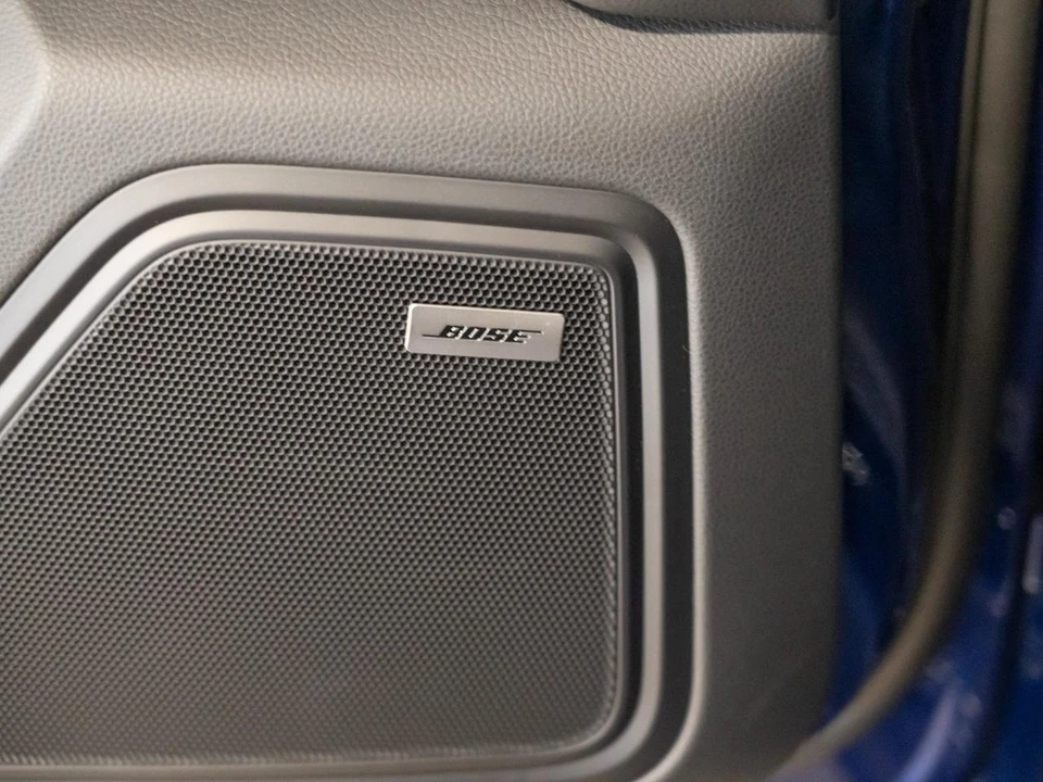 2026 Porsche Macan Electric - Image 18 of 28