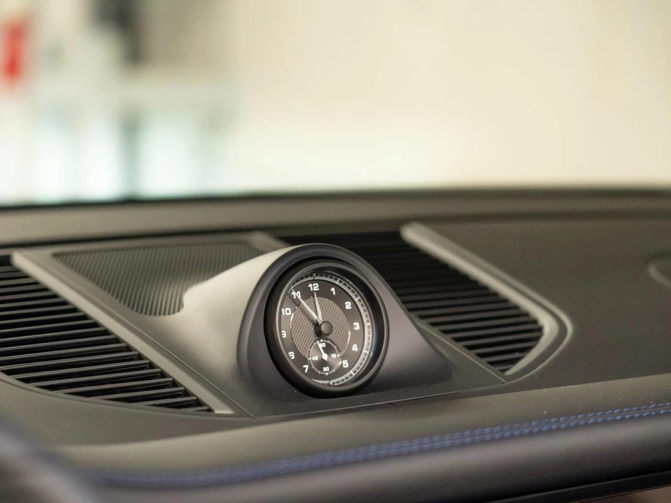 2026 Porsche Macan Electric - Image 20 of 28