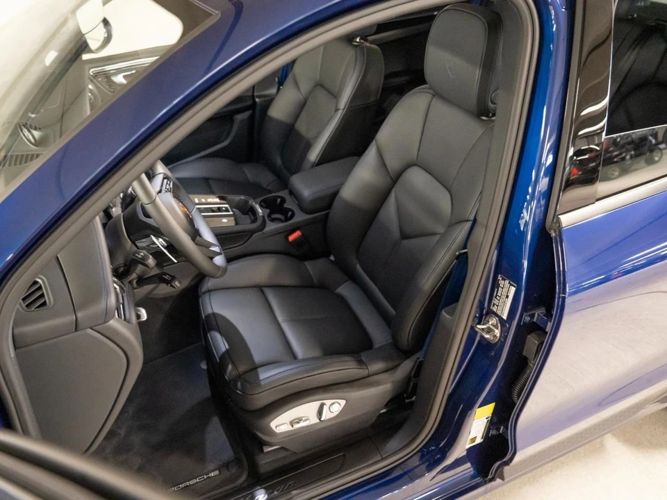 2026 Porsche Macan Electric - Image 5 of 28