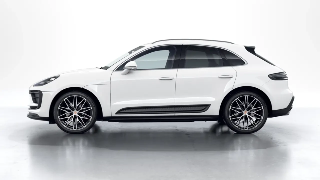 2026 Porsche Macan - Image 16 of 31