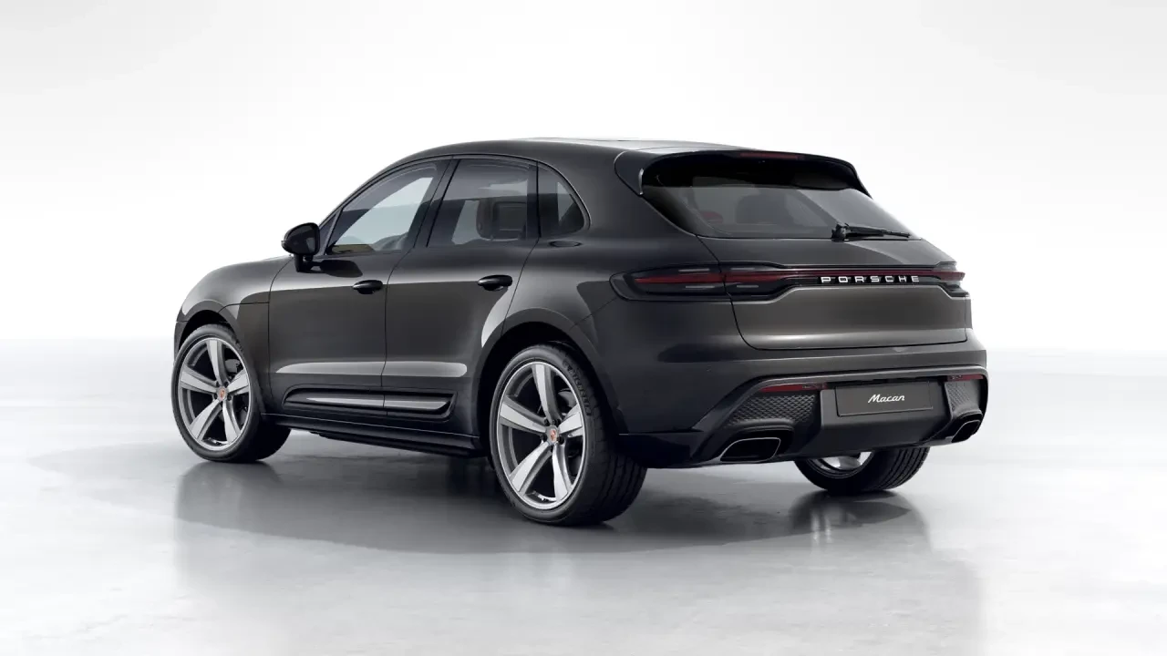 2026 Porsche Macan - Image 24 of 31