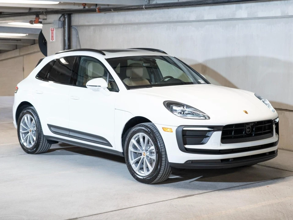 2026 Porsche Macan Electric - Image 7 of 28