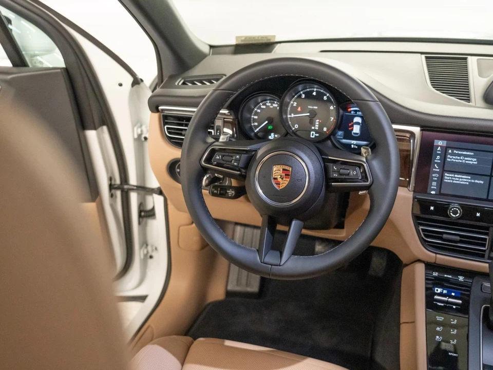 2026 Porsche Macan Electric - Image 26 of 28