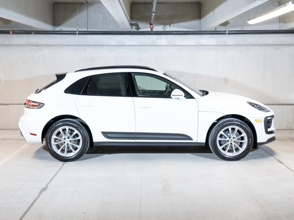 2026 Porsche Macan Electric - Image 8 of 28