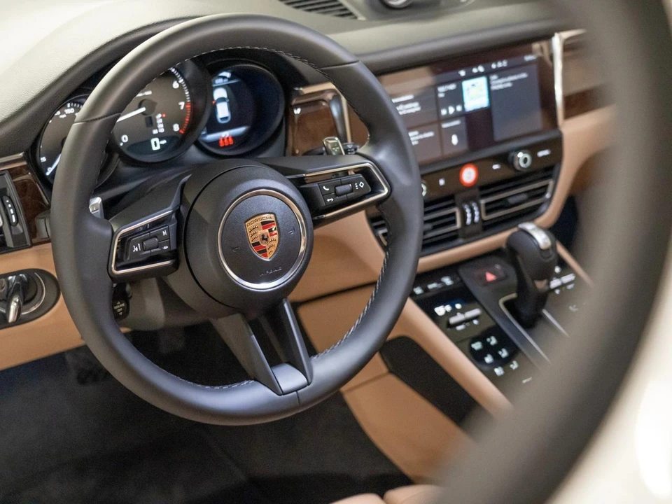 2026 Porsche Macan Electric - Image 15 of 28