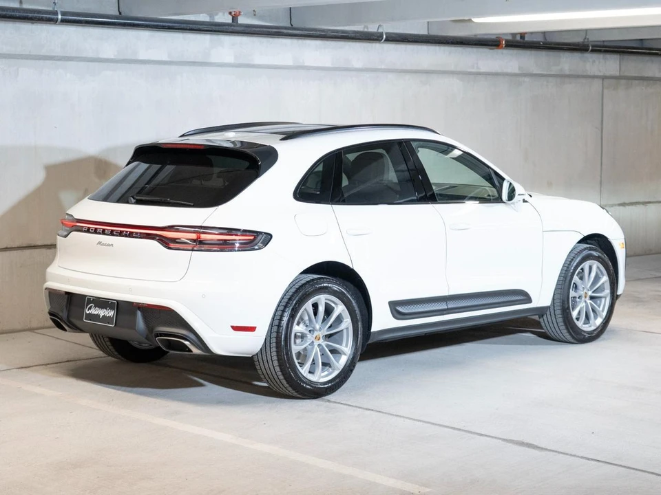 2026 Porsche Macan Electric - Image 9 of 28