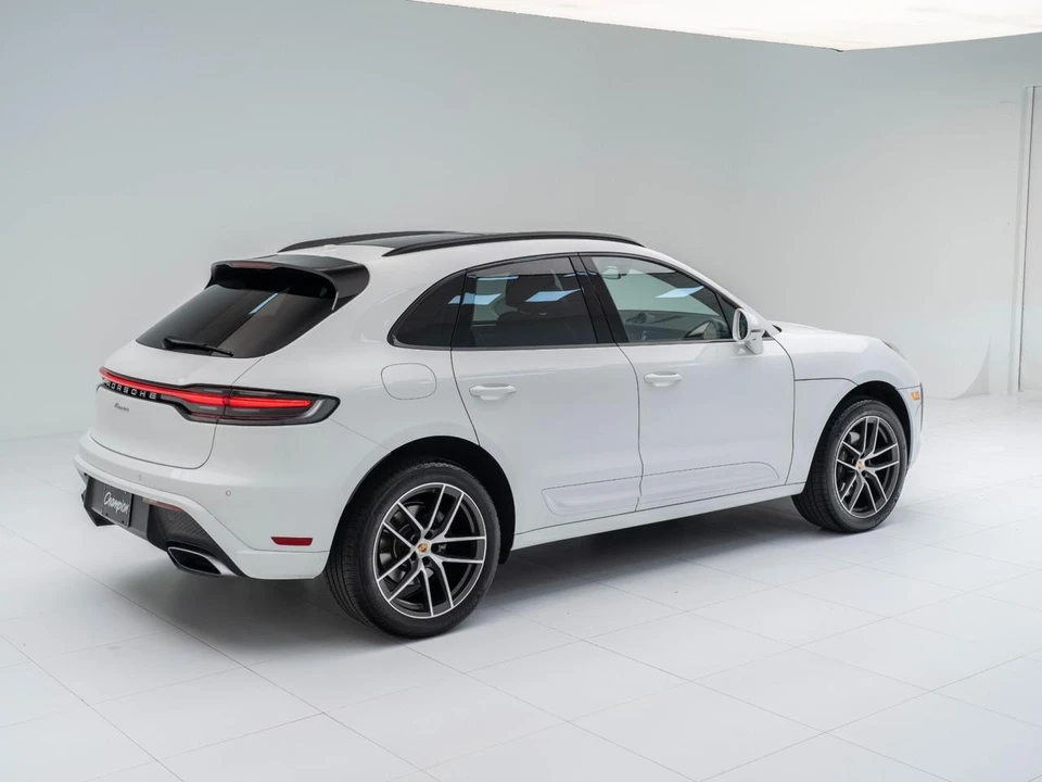 2026 Porsche Macan Electric - Image 9 of 30