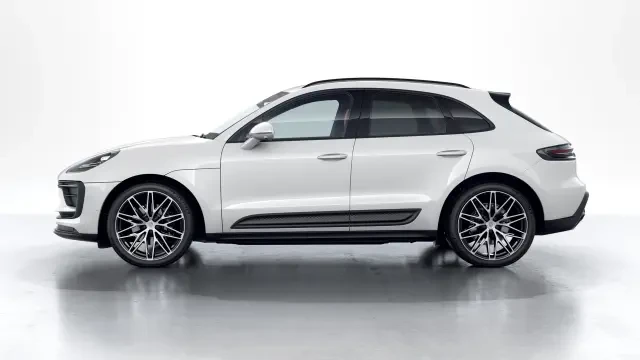 2026 Porsche Macan - Image 14 of 30