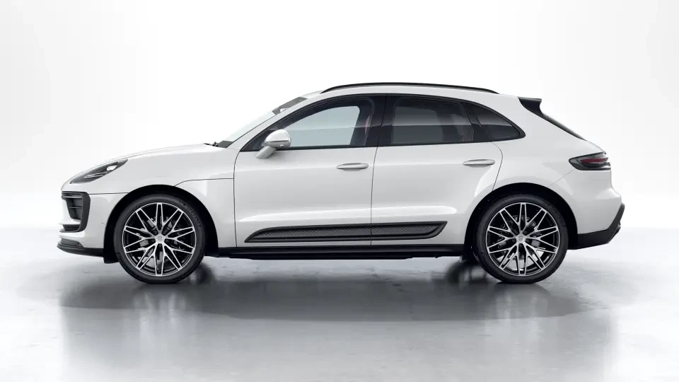 2026 Porsche Macan - Image 15 of 30