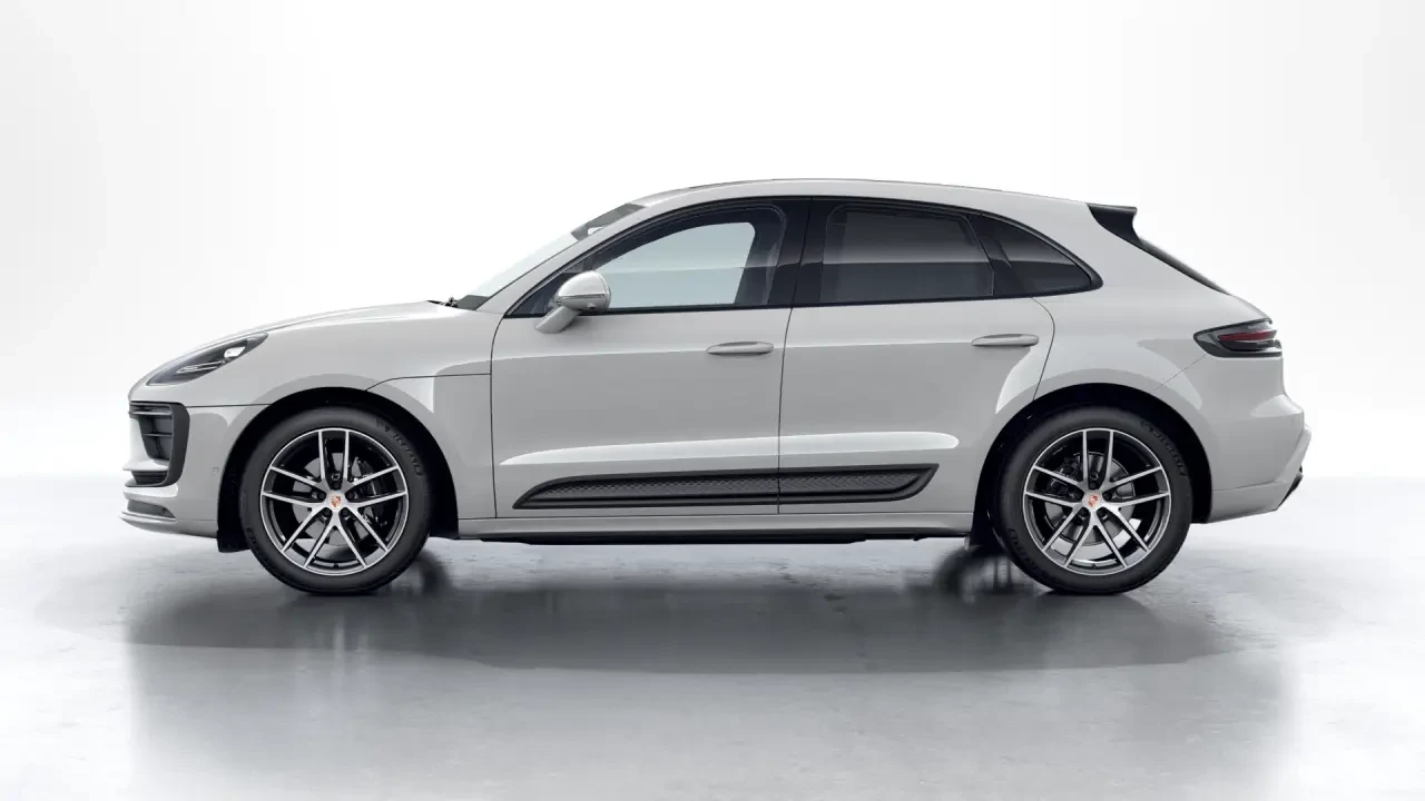 2026 Porsche Macan - Image 16 of 30