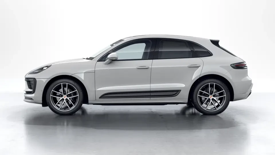 2026 Porsche Macan - Image 15 of 30