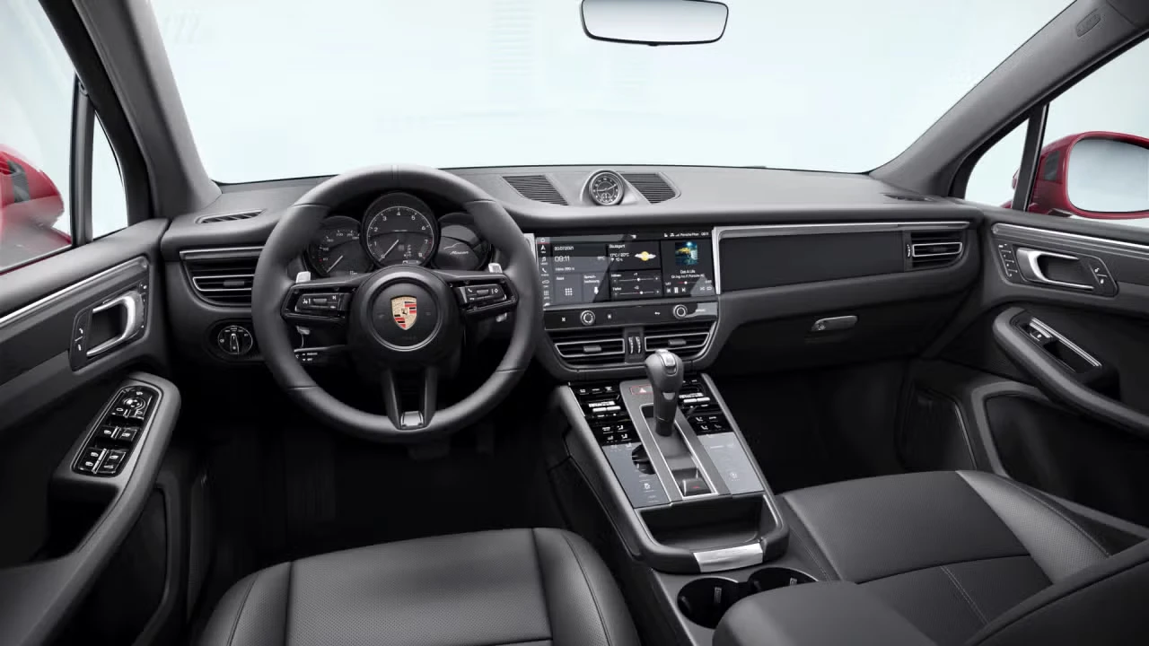 2026 Porsche Macan - Image 28 of 30