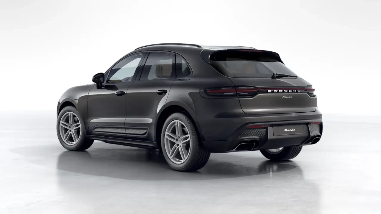 2026 Porsche Macan - Image 24 of 30