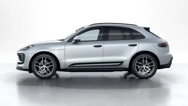 2026 Porsche Macan - Image 14 of 30