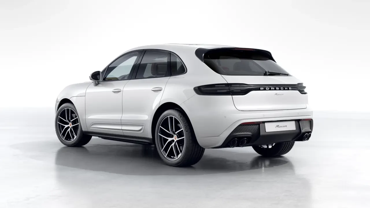 2026 Porsche Macan - Image 24 of 30
