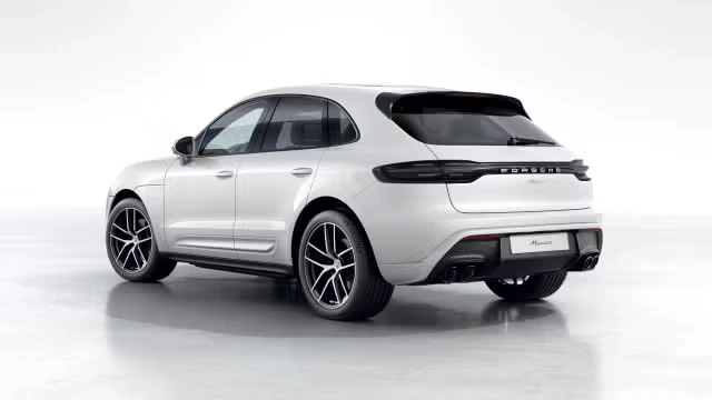 2026 Porsche Macan - Image 18 of 30