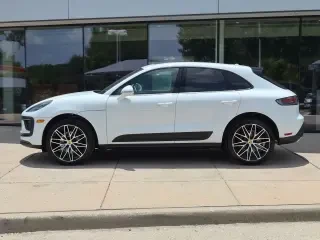 2026 Porsche Macan Electric - Image 13 of 31