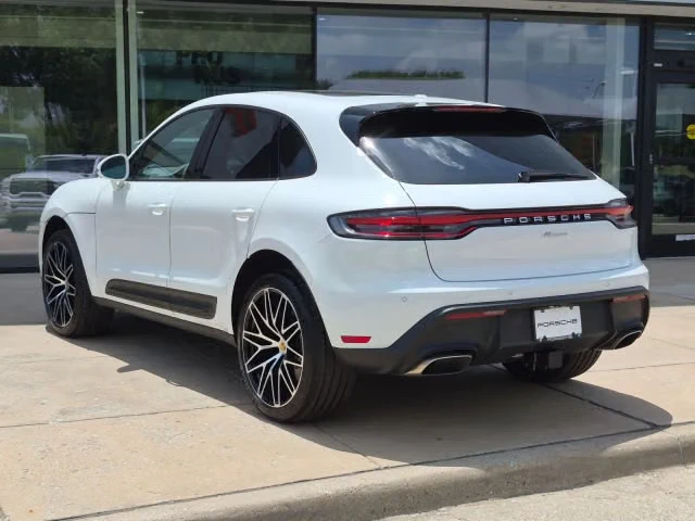 2026 Porsche Macan Electric - Image 18 of 31