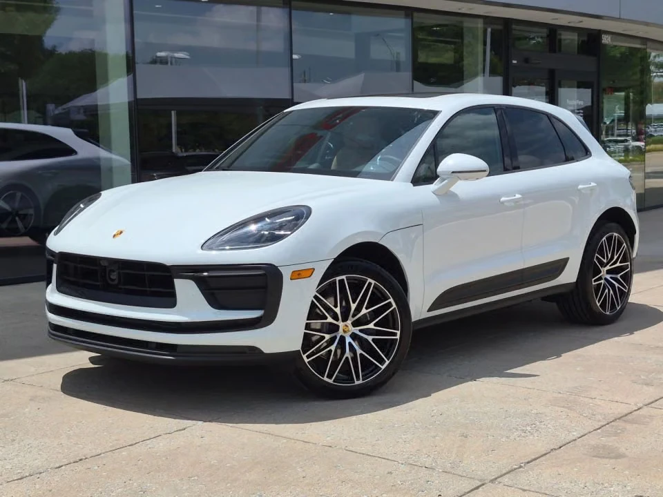 2026 Porsche Macan Electric - Image 3 of 31