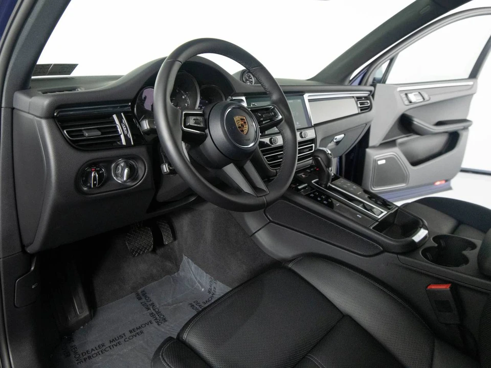 2026 Porsche Macan Electric - Image 5 of 5