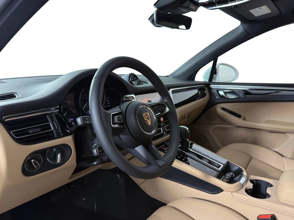 2026 Porsche Macan Electric - Image 4 of 5