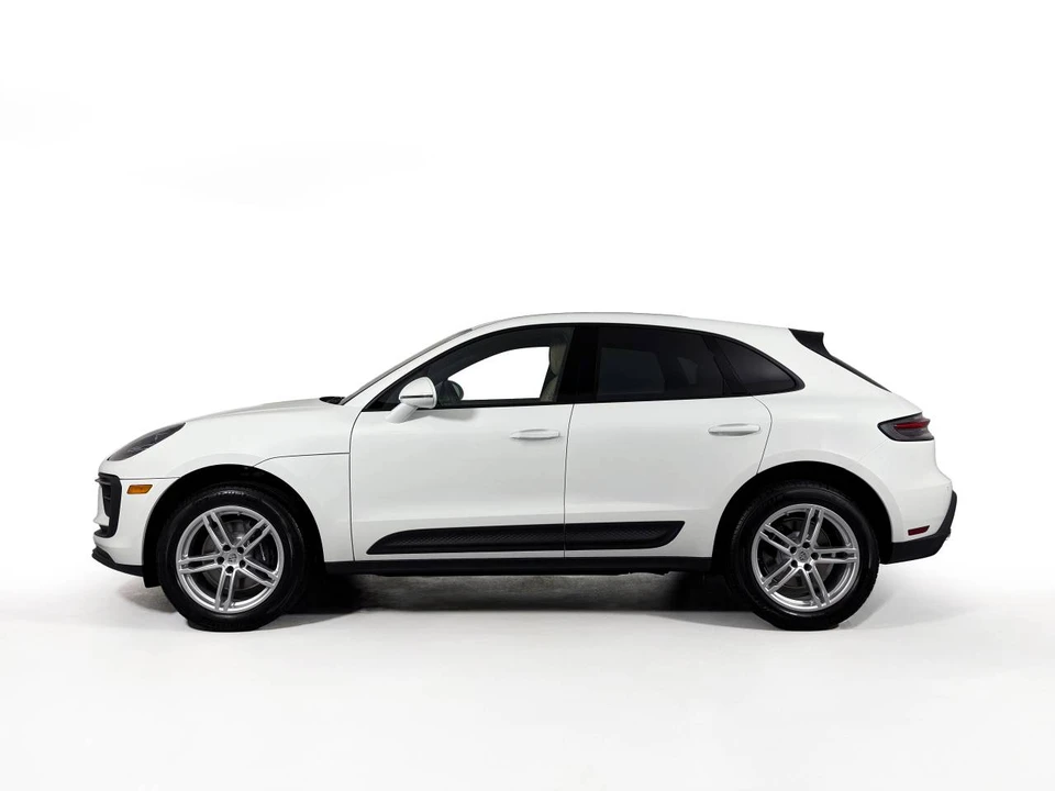 2026 Porsche Macan Electric - Image 2 of 5