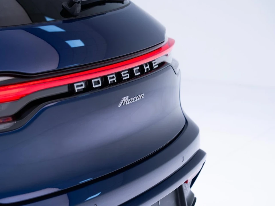 2026 Porsche Macan - Image 14 of 31