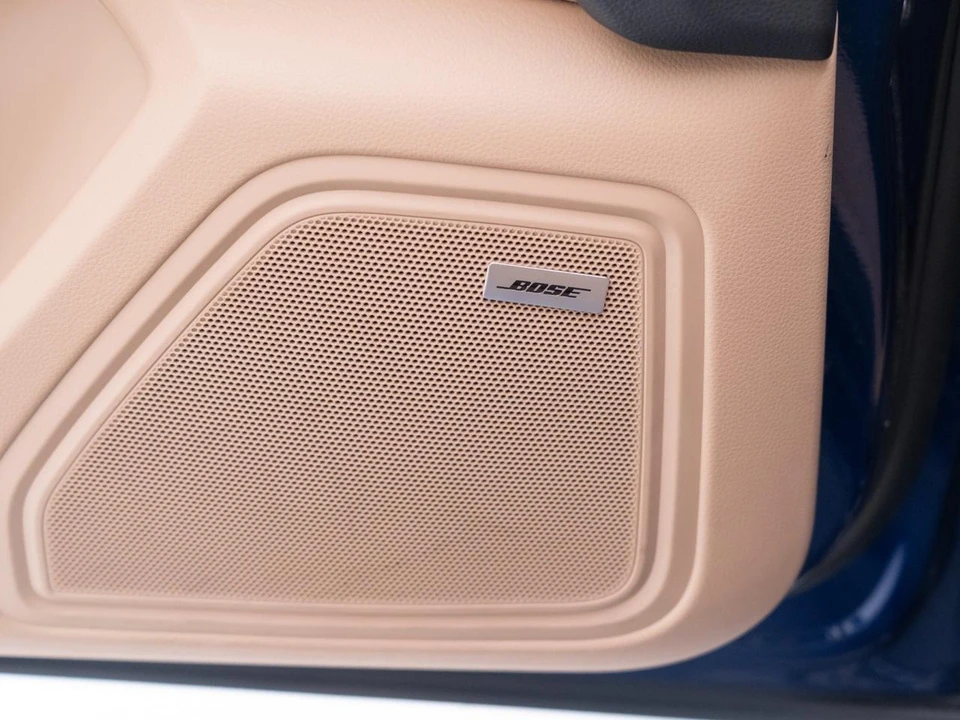 2026 Porsche Macan - Image 23 of 31