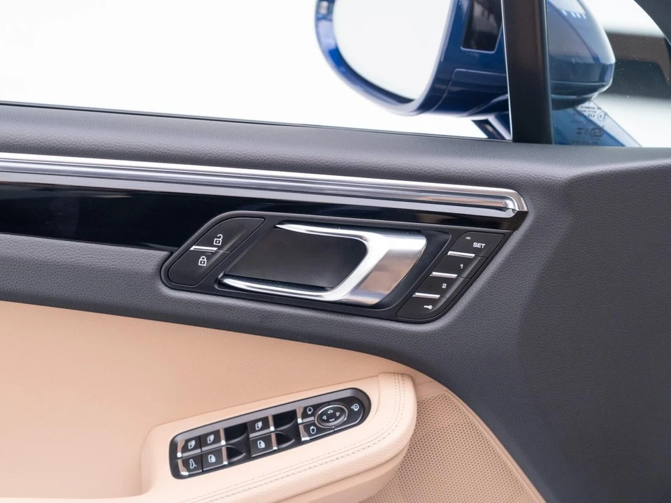 2026 Porsche Macan - Image 22 of 31