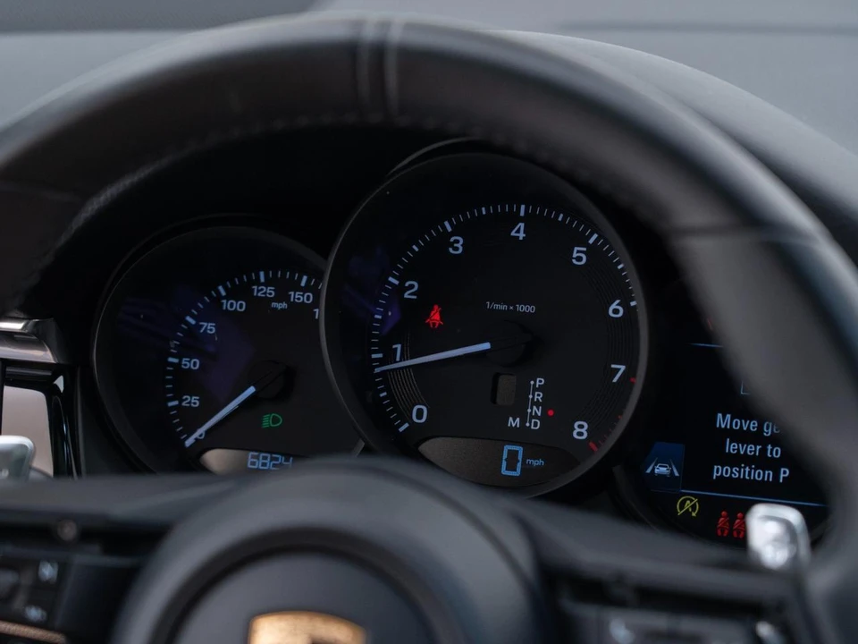 2026 Porsche Macan - Image 31 of 31