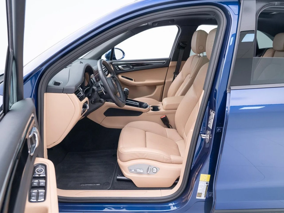 2026 Porsche Macan - Image 18 of 31