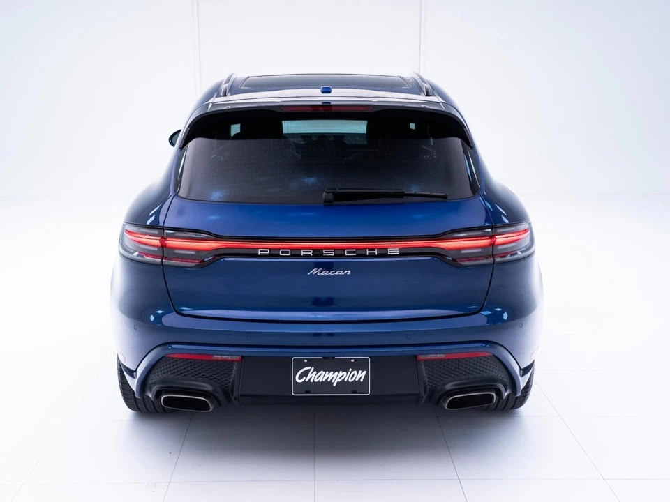 2026 Porsche Macan - Image 11 of 31