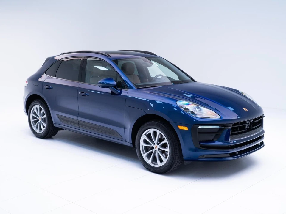 2026 Porsche Macan - Image 8 of 31