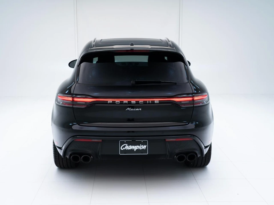 2026 Porsche Macan - Image 11 of 31