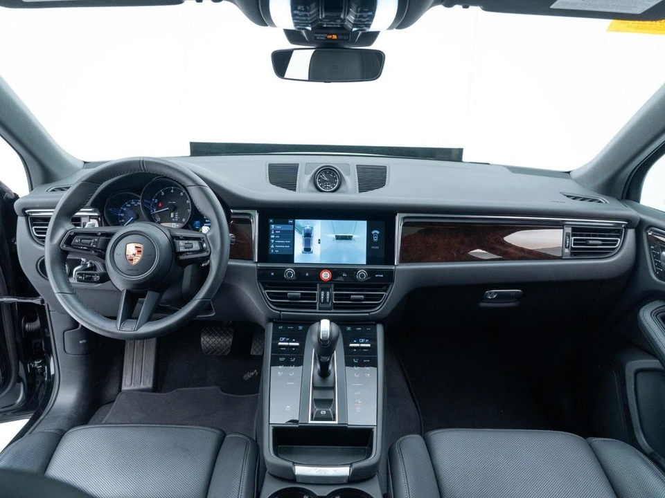 2026 Porsche Macan - Image 30 of 31