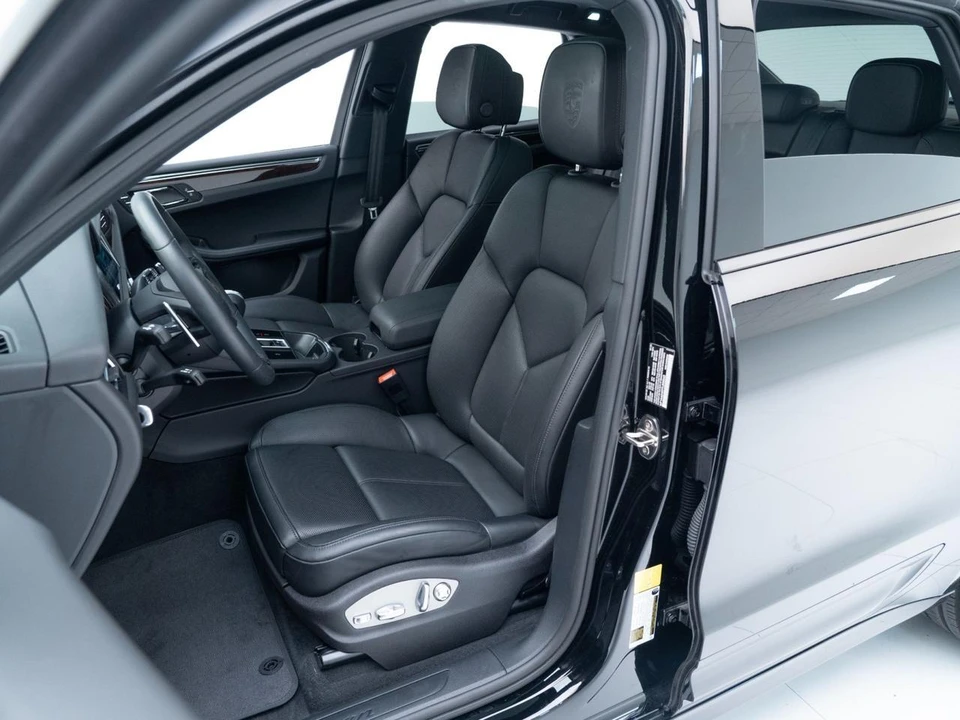 2026 Porsche Macan - Image 6 of 31