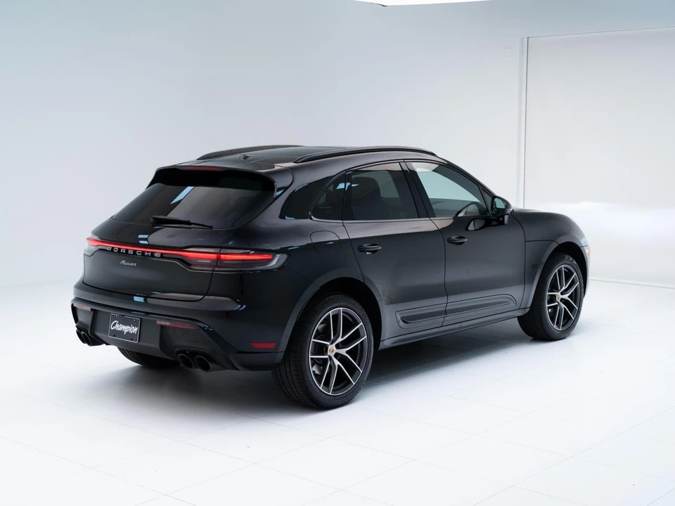 2026 Porsche Macan - Image 10 of 31