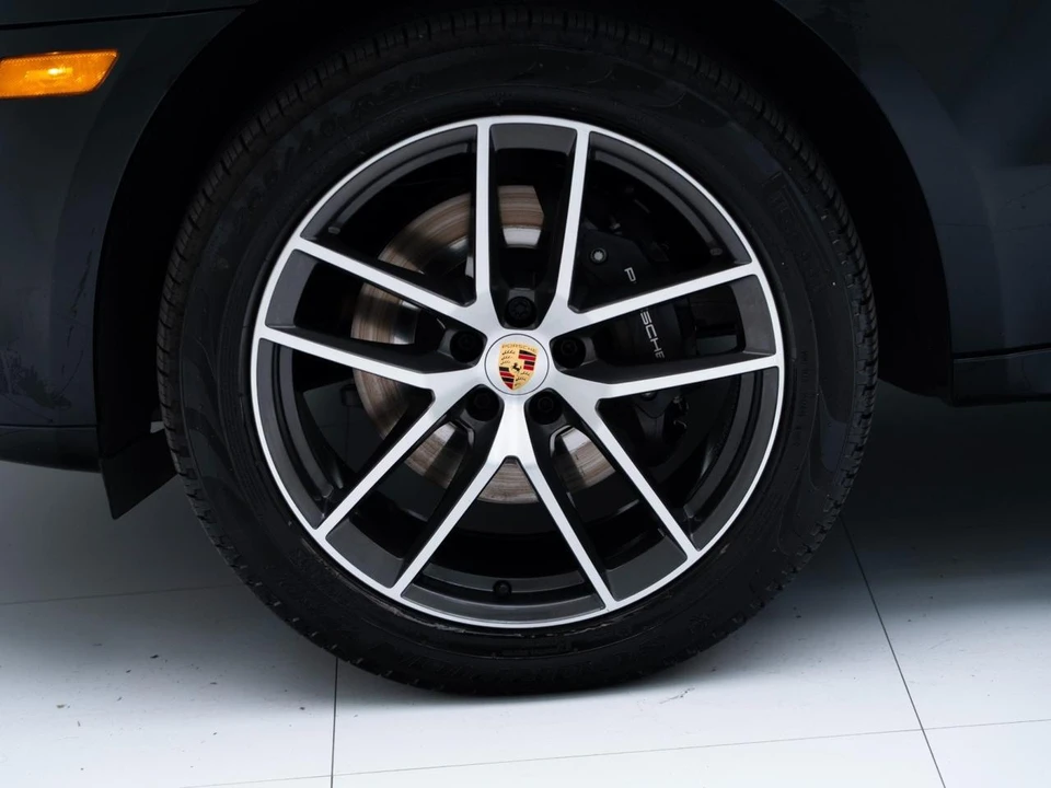 2026 Porsche Macan - Image 13 of 31